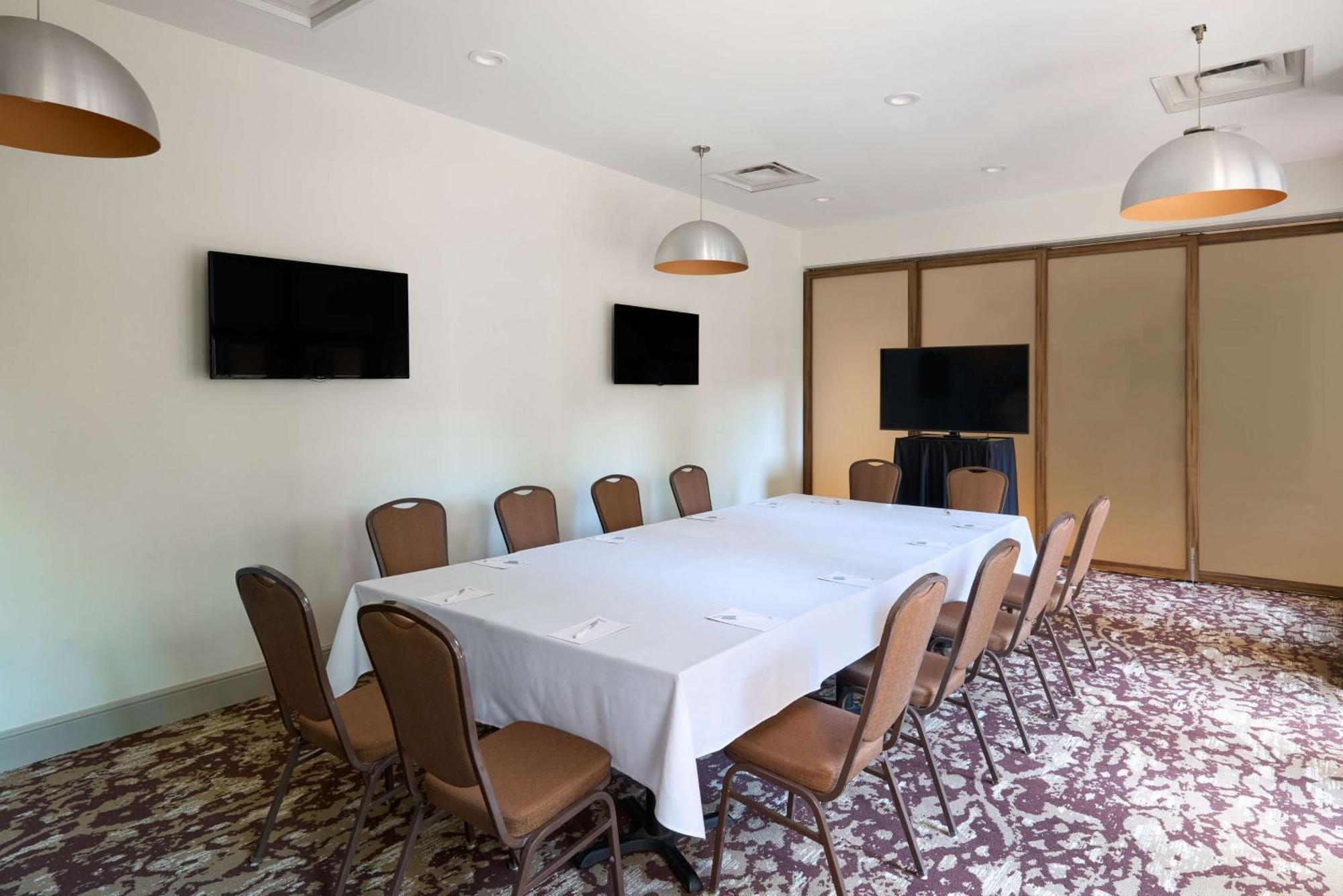 Hotel Hilton Garden 3*